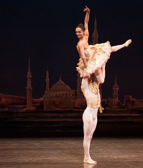 Mary Carmen Catoya with Renato Penteado in Balanchine's Tchakovsky Pas de Deux